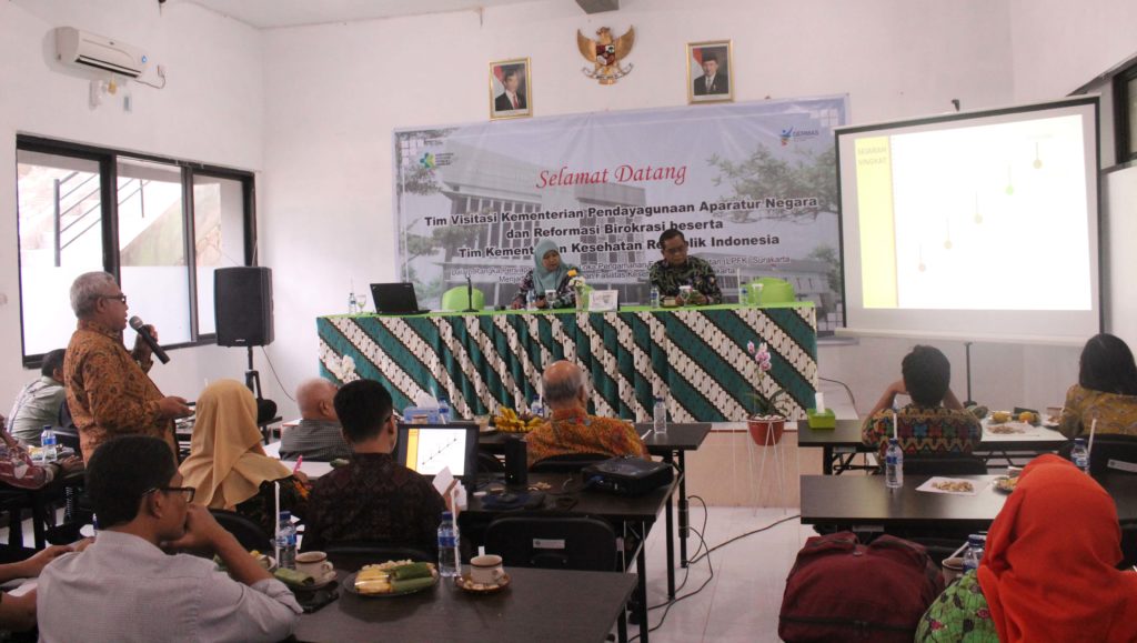 Kepala LPFK Surakarta mempresentasikan profil LPFK Surakarta
